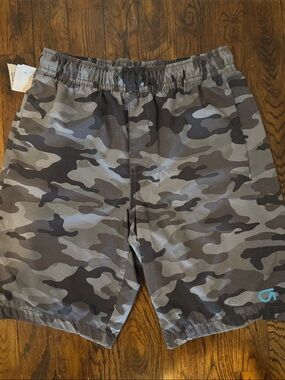 GAP kid boys Large regular Gray Camo Hybrid Short swimsuit really good condition